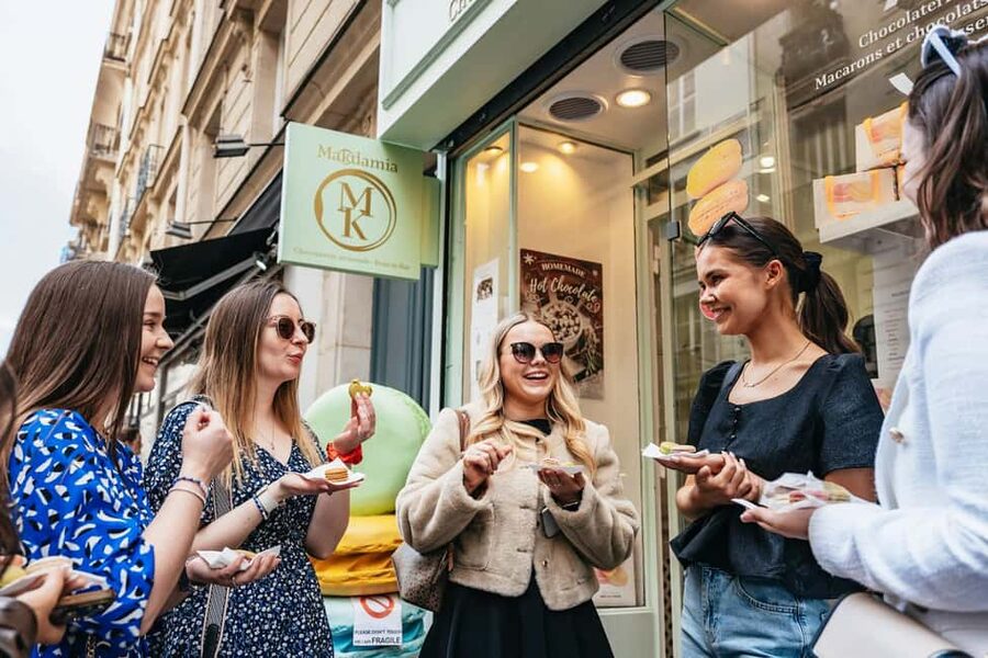 Paris: Seine Cruise and Macaron Tasting by the Eiffel Tower - Why This Cruise-Macaron Combo Works So Well