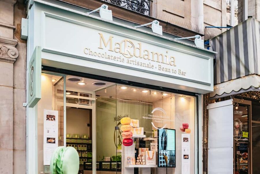 Paris: Seine Cruise and Macaron Tasting by the Eiffel Tower - The Macaron Tasting: MAKDAMIA on Rue de Monttessuy