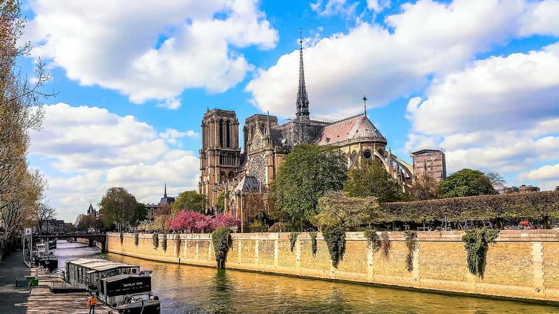 Paris: Seine Cruise & Crepe Tasting near the Eiffel Tower - Timing without stress: cruise first, crêpe first, or both later