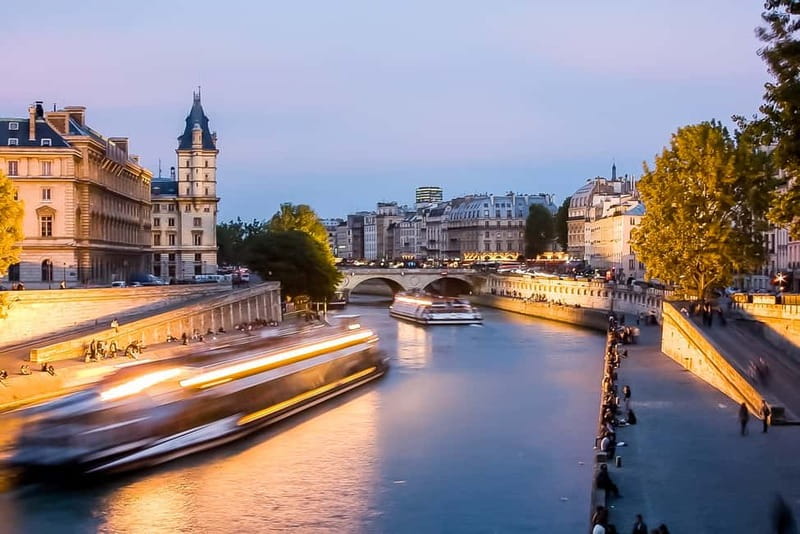 Paris: Seine Cruise & Crepe Tasting near the Eiffel Tower - Crêpe at Trocadéro: how to find it and how to enjoy it