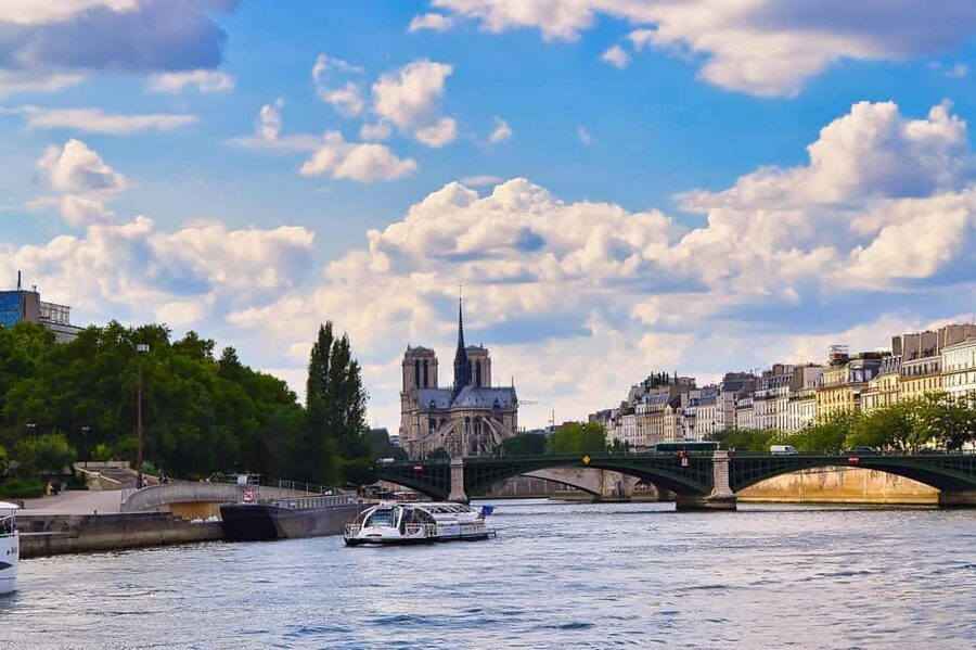 Paris: Seine Cruise & French Breakfast by the Eiffel Tower - Value for $31: what you get in return for a one-hour price tag