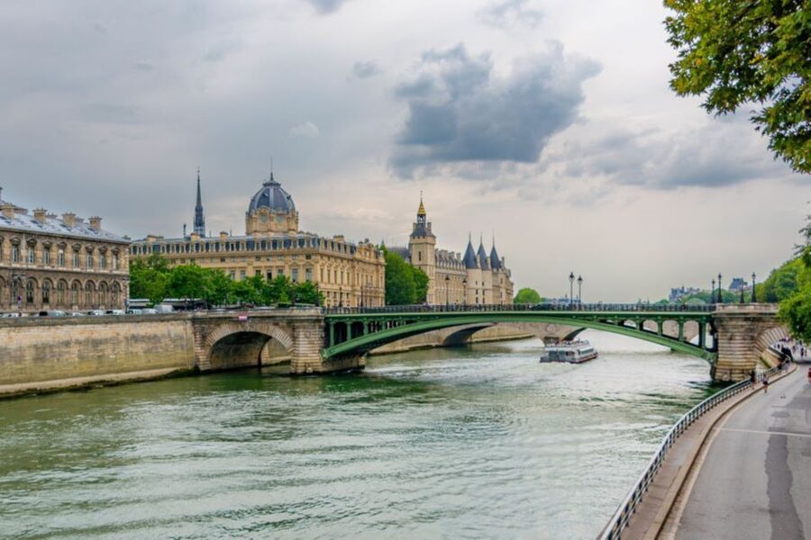 Paris: Seine Cruise with Snack/Optional Eiffel Tower Ticket - Practicalities that matter: what to bring, what not to bring, and what limits to expect
