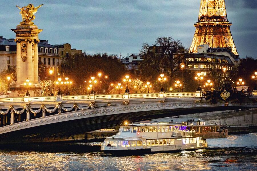 Paris: Seine Dinner Cruise from Eiffel Tower/Liberty Statue - Key things to know before you go