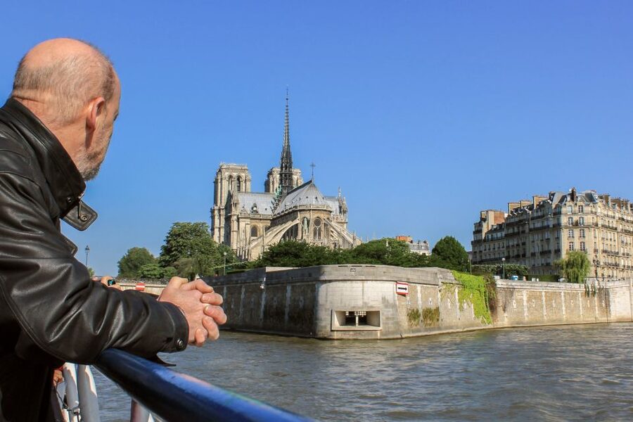Paris: Seine River and Canal Saint-Martin Cruise - Canal Saint-Martin Charm: Chestnut Trees, Fishermen, and Romantic Footbridges