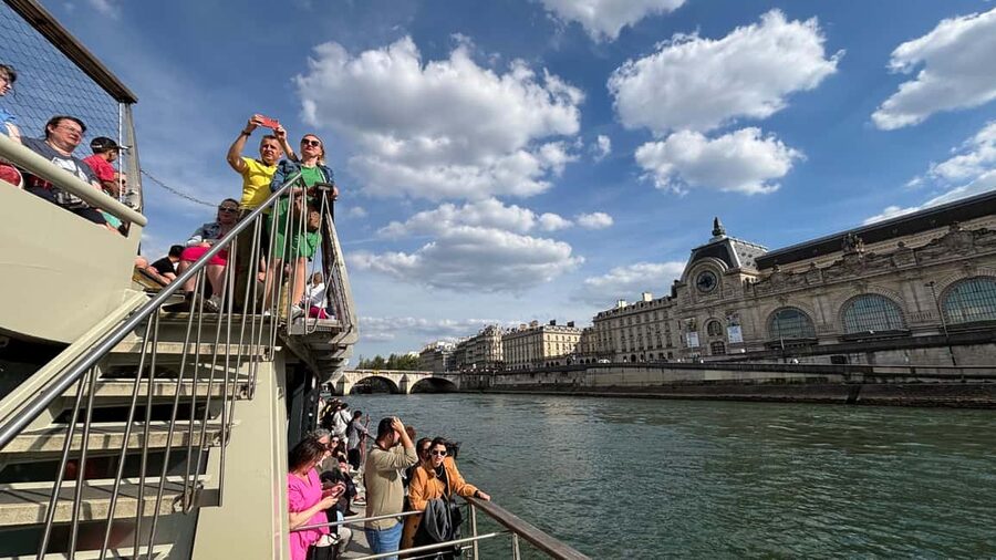 Paris: Seine River Cruise and 3-course Bistro Lunch - Who should book this, and who should skip it