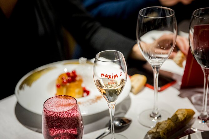 Paris Seine River Dinner Cruise by Maxim's with Champagne & Music - The cruise route in real order: what each stop adds to the night