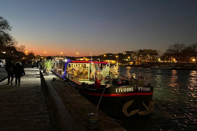 Paris Seine River dinner cruise from Alexandre III bridge - Finding Port des Invalides Without a Stress Spiral