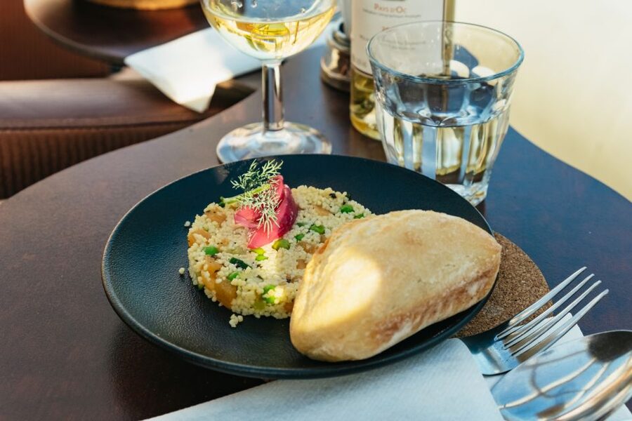 Paris: Seine River Panoramic Views Dinner Cruise - Should you book this Seine dinner cruise?