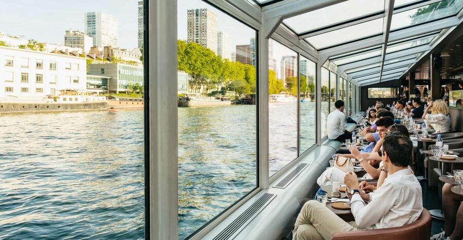 Paris: Seine River Panoramic Views Dinner Cruise - The best part is the route: Paris landmarks in lit-up order