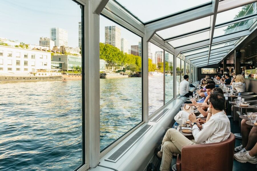 Paris: Seine River Panoramic Views Dinner Cruise - Photo and timing tips that actually help