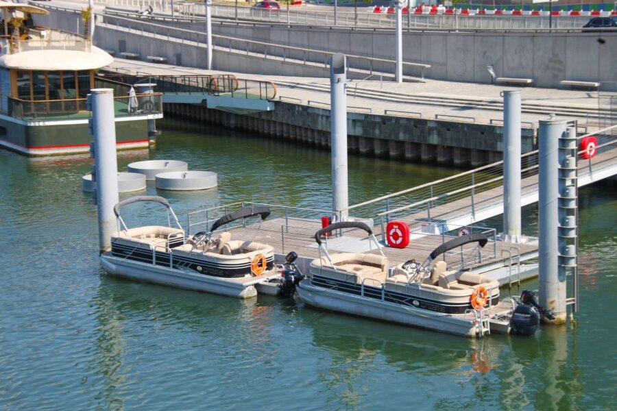Paris: Seine River Private Guided Pontoon Boat Cruise - Skippers make the experience: stories, humor, and picture-perfect moments