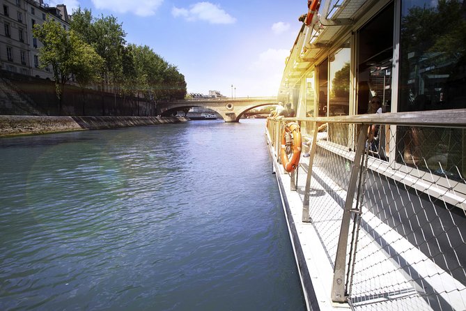 Paris Seine River Sightseeing Cruise with Commentary by Bateaux Parisiens - The 1 to 1.5 hour Seine loop, with “second views” built in