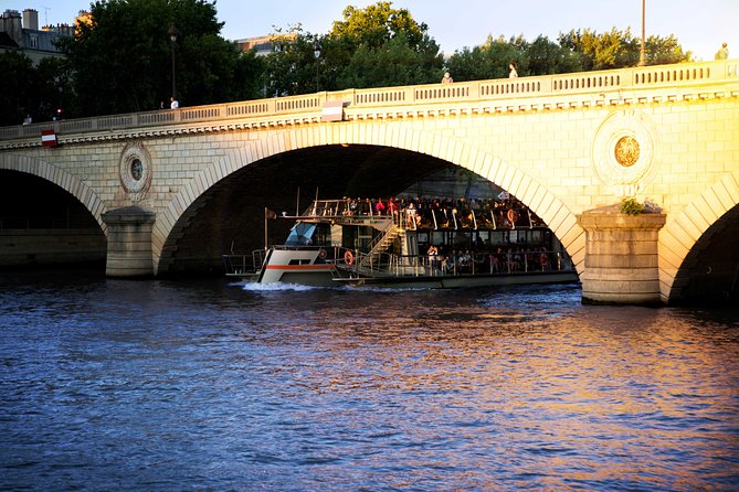 Paris Seine River Sightseeing Cruise with Commentary by Bateaux Parisiens - Audio commentary in English, plus on-board help