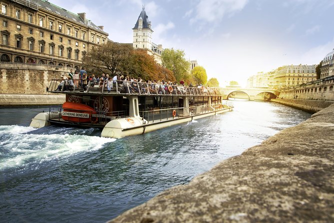Paris Seine River Sightseeing Cruise with Commentary by Bateaux Parisiens - Pont Alexandre III, Napoleon’s resting place, and the glass-enclosed pass