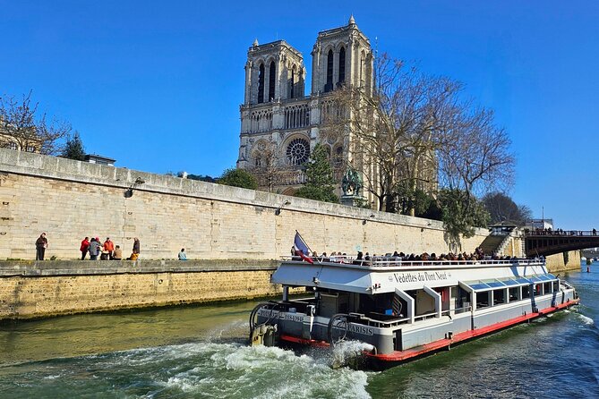 Paris Seine River Sightseeing Guided Cruise Vedettes du Pont Neuf - Price and value: why $19.82 can work surprisingly well