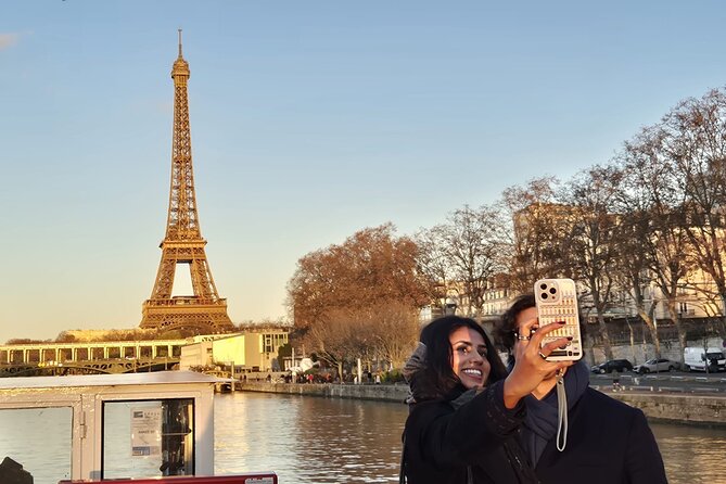 Paris Seine River Sightseeing Guided Cruise Vedettes du Pont Neuf - FAQ