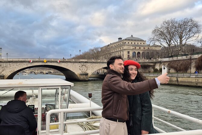 Paris Seine River Sightseeing Guided Cruise Vedettes du Pont Neuf - Open deck vs indoor lower level, and how wind affects your comfort