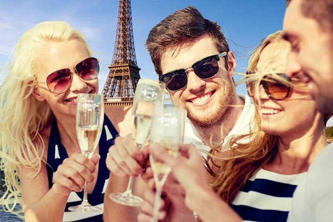 Paris: Seine River Sightseeing Sunset Cruise with Champagne - Île de la Cité: Paris at Its Starting Point