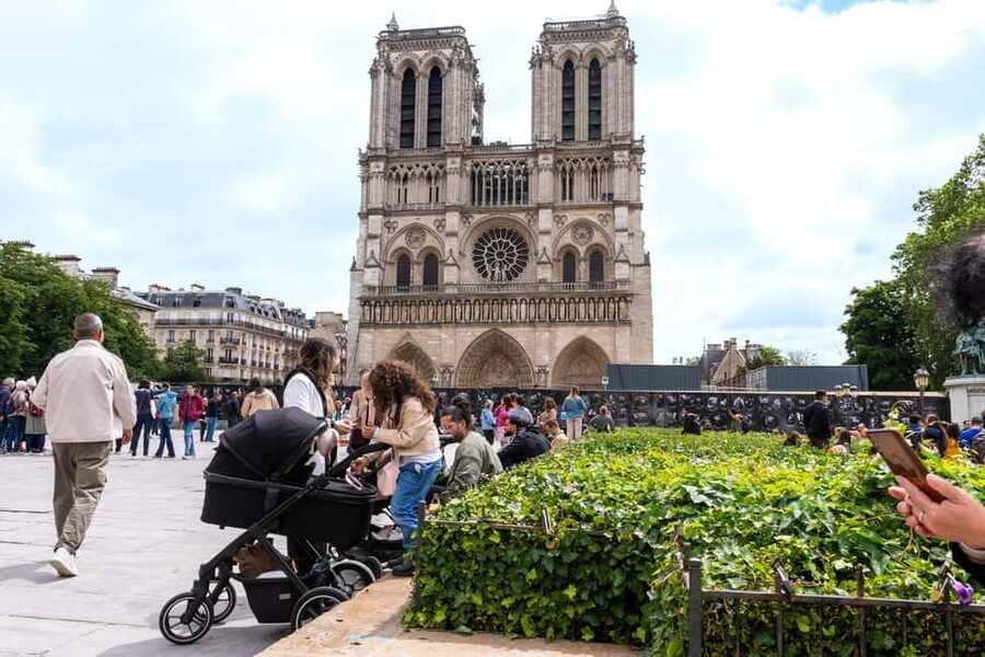 Paris Semi Private Walking Tour: Louvre, Eiffel Tower & Boat - Meeting at Abbesses and kicking off Montmartre in 45 minutes