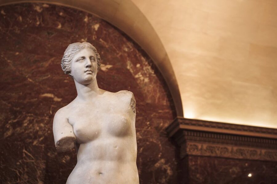 Paris: Skip-the-Line Louvre Highlights Tour with Mona Lisa - Venus de Milo: A Stop Worth Slowing Down For