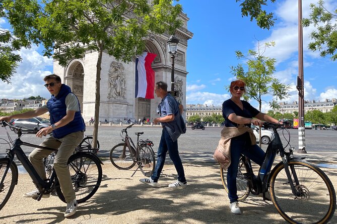 Paris: Small Group Highlights E-Bike Guided Tour - Stop 1: Les Invalides, the Military Museum, and Napoleon’s tomb area