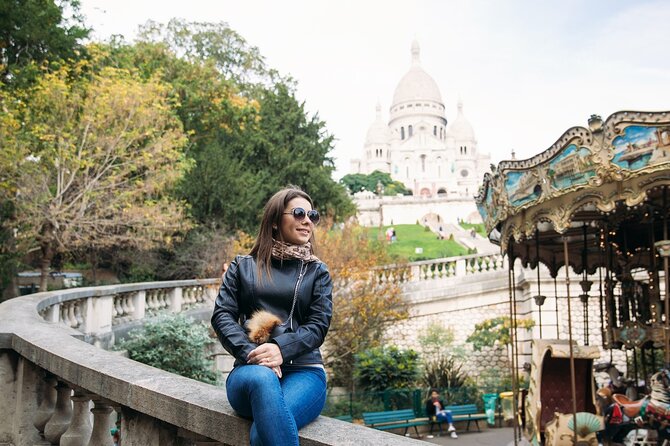 Paris: Small Group Moulin Rouge &Sacré Cœur Montmartre Tour - Place des Abbesses and the Wall of Love: Stories You Can Actually See
