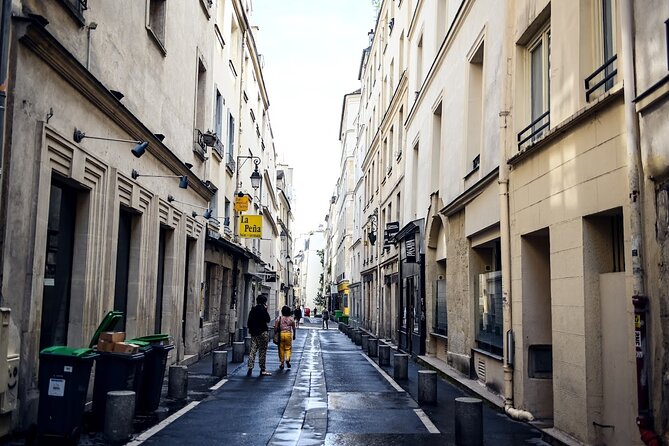 Paris St Germain Food Tour with Cheeses, Foie Gras, Wines & More - Group Size and Guide Style: Why Names Keep Coming Up