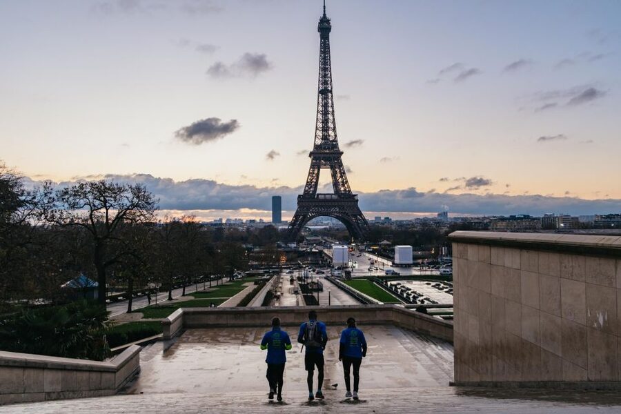 Paris: Sunrise Running and Sightseeing Group Tour - Pont Alexandre III to Les Invalides: big monuments, better angles