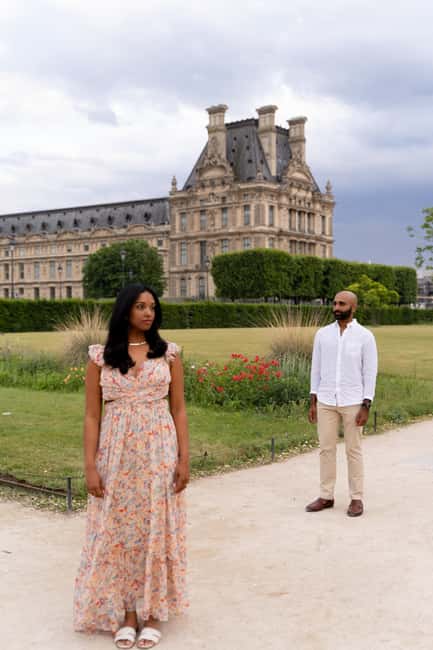 Paris:sunset photoshoot in ❤️️ of Paris- Louvre Orsay Eiffel - A smooth, confidence-building session for solo travelers and couples