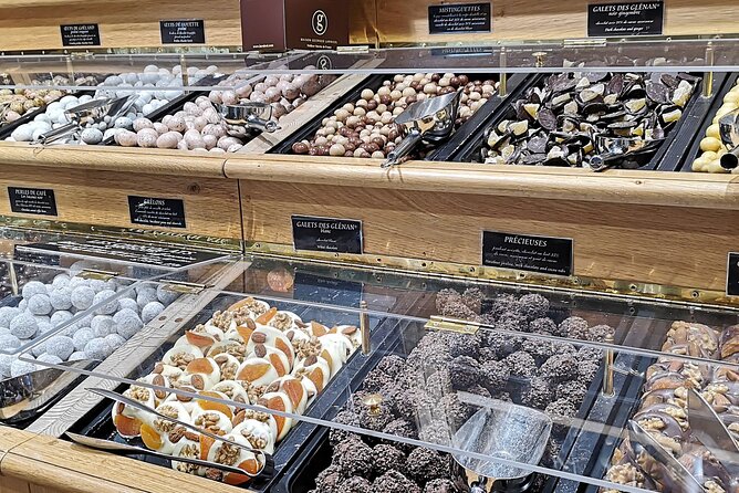 Paris Sweet & Chocolate Family Treasure Hunt - Is this a good fit for picky eaters or allergy concerns?