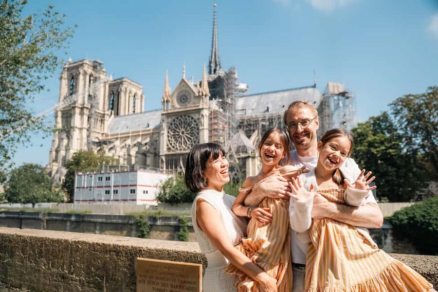 Paris: The Notre Dame Experience with Multiple Tour Options - How the guides bring Notre-Dame to life (from names to methods)
