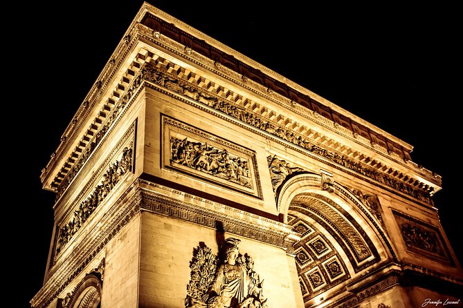 Paris Tootbus Festive Christmas Lights Tour - Audio commentary and earphones: helpful, but not magic