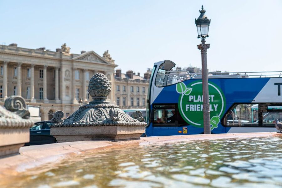 Paris: Tootbus Kids Bus Tour Experience - What the app and audio layers do for you at street level