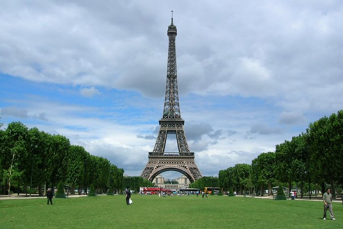 Paris Top Attractions & Hidden Gems around your Hotel Private Orientation Tour - Should you book this Paris neighborhood private orientation?