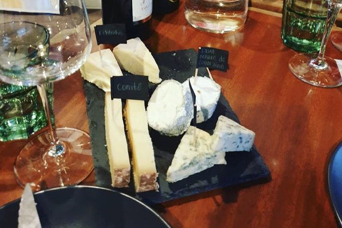 Paris Top Sights Half Day Walking Tour + Wine Tasting Experience - Montmartre the Right Way: Sacre-Coeur Inside and the Views from the Streets