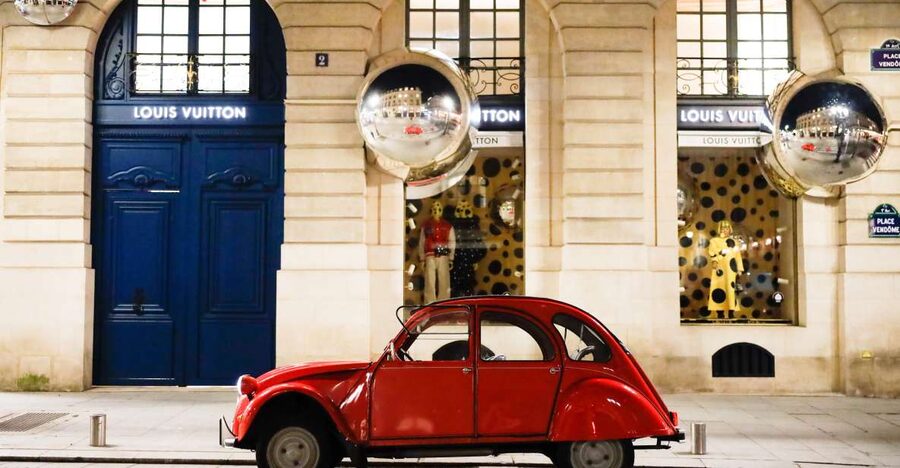 Paris :Tour 2CV Paris Secret - Dalida Square, Place du Tertre, and Sacré-Cœur