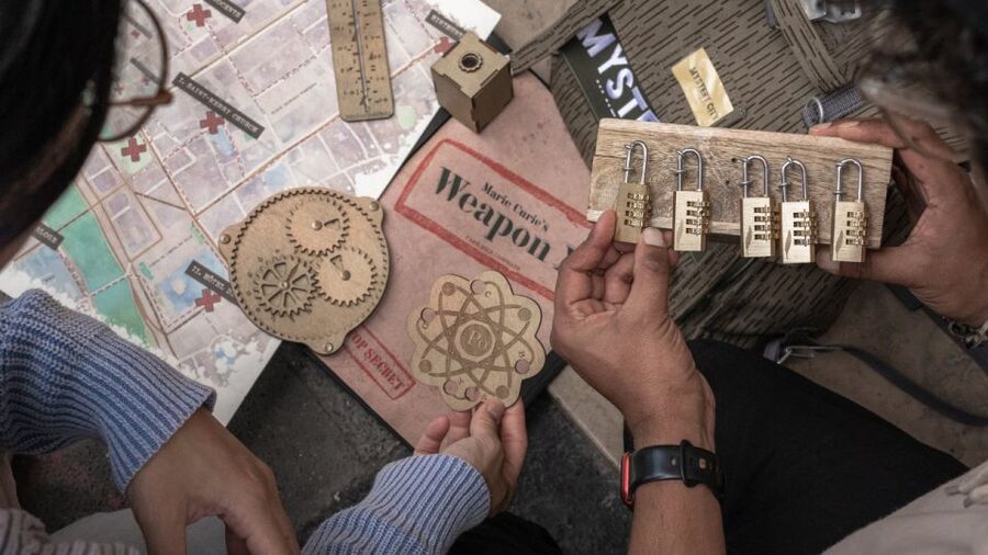 Paris: Treasure Hunt & Walking Tour "Secret Weapon X" - The little details that can make or break your experience