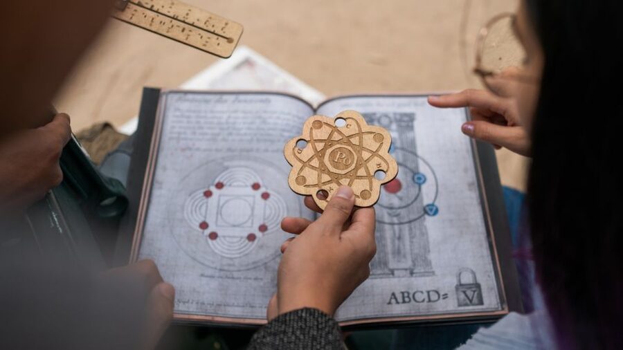 Paris: Treasure Hunt & Walking Tour "Secret Weapon X" - What you actually do with the provided maps, boxes, and tools