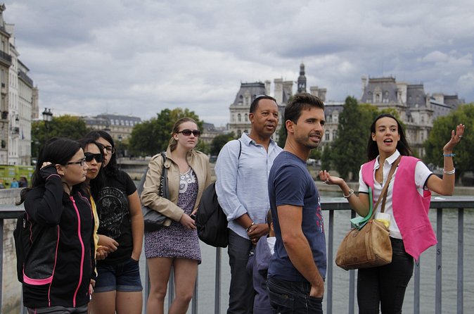 Paris Trendy Marais away from the crowds, Mansions and Fashion - Place des Vosges and Hotel de Sully: the Renaissance frame