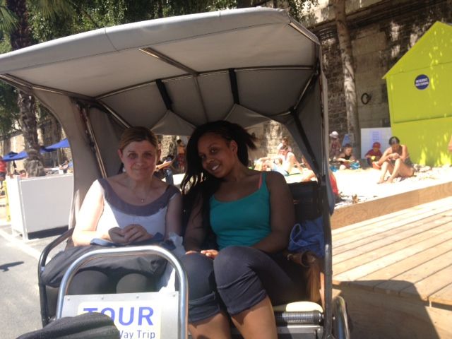 Paris Tuk-Tuk: 2, 4 or 6H First Highlights & Parisian Areas - Meeting point in front of Carven: what to know before you leave the hotel