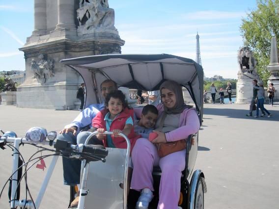 Paris Tuk-Tuk: 2, 4 or 6H First Highlights & Parisian Areas - The 1st arrondissement vibe, Latin Quarter creativity, and why it feels different