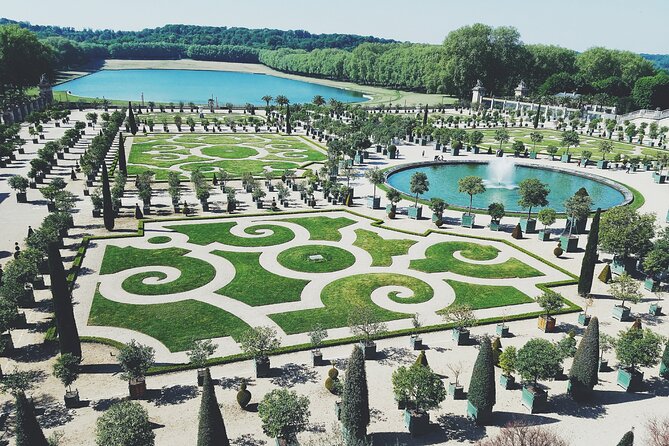 Paris Versailles Guided Tour with Gardens & Trianon Access - Gardens after the palace, your pace, your priorities