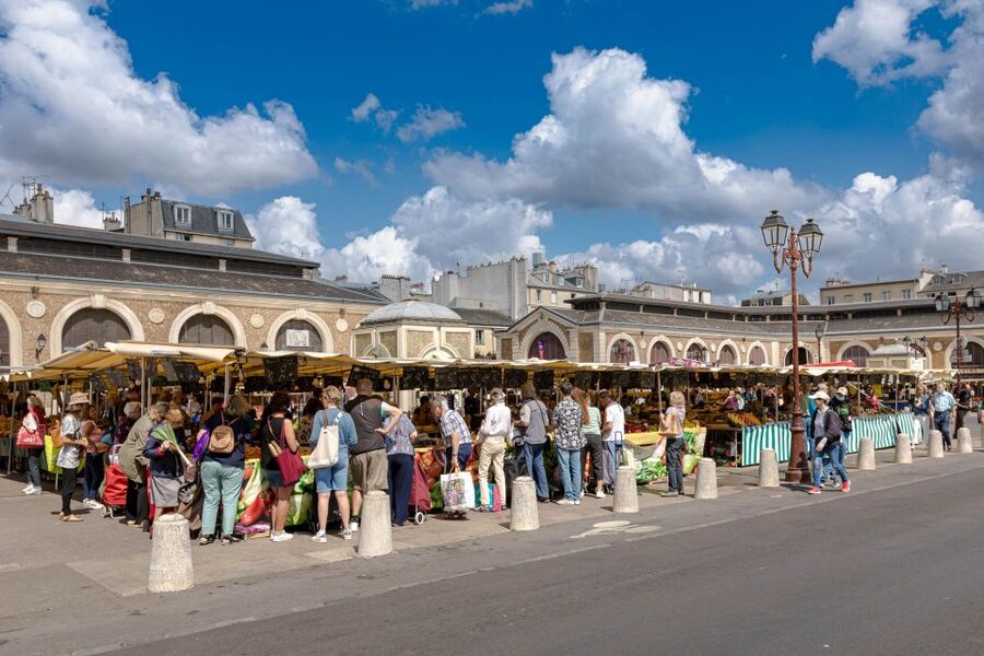 Paris: Versailles Palace and Queen Hamlet E-Bike Tour - Notre-Dame market picnic: how lunch becomes part of the experience