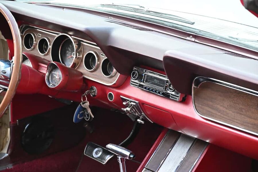 Paris: Vintage Mustang Tour & Local Guide with Hotel Pickup - Invalides, Pont Alexandre III, and the Bridge Views That Set the Tone