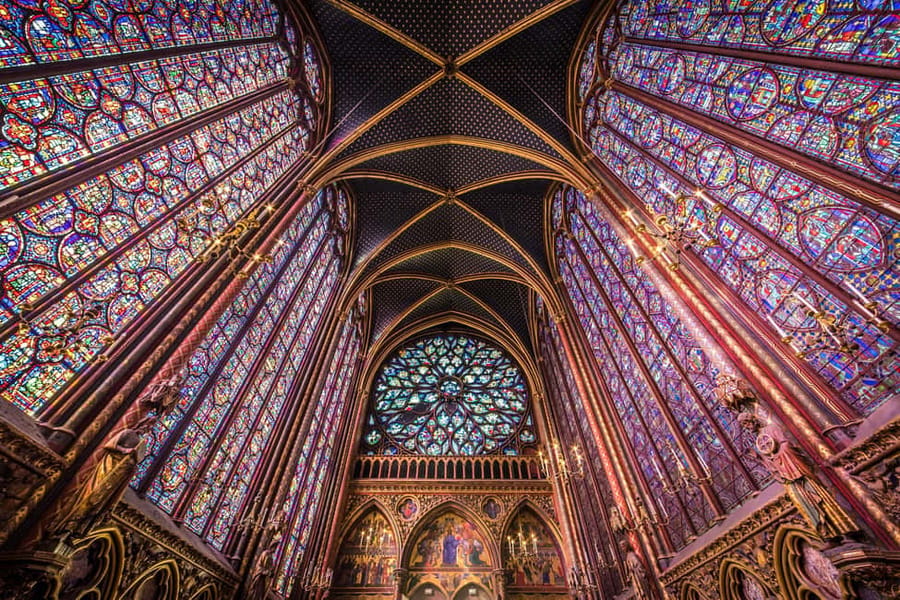 Paris: Walking Tour with Notre Dame or Ste-Chapelle Access - Place Dauphine: a royal square with a real purpose