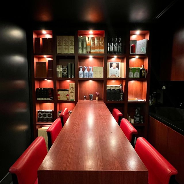 Paris : Wine tasting at the cellar of Joël Robuchon - The 90-minute tasting path, white to red with purpose