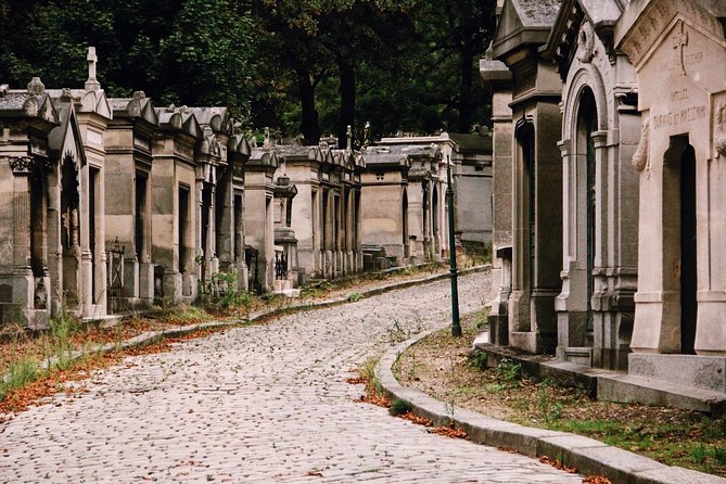 Pere Lachaise Cemetery Paris - Exclusive Guided Walking Tour - Key things that make this tour worth your time