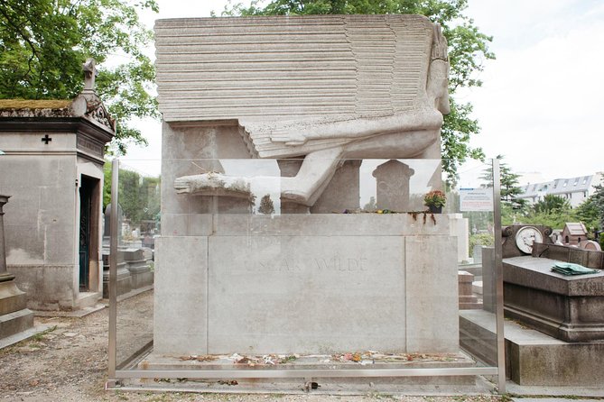 Pere Lachaise Cemetery Paris - Exclusive Guided Walking Tour - Getting there, what to bring, and how to dress for stone-and-paths