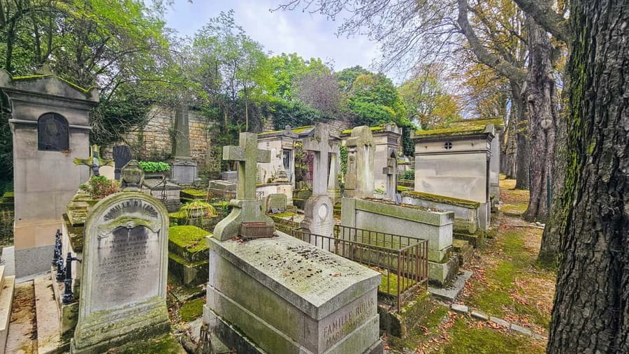 Père Lachaise Cemetery Tour, Tales from the Graves & Crepes - A realistic heads-up: what can go wrong