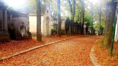Père-Lachaise : histoires et mystères contés par un comédien